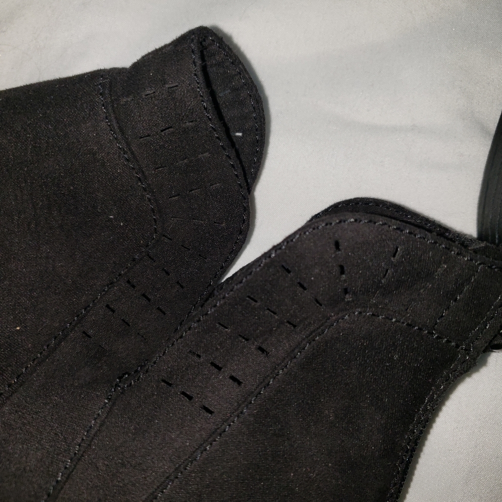 Arizona Black ankle booties size 8 - Picture 4 of 7